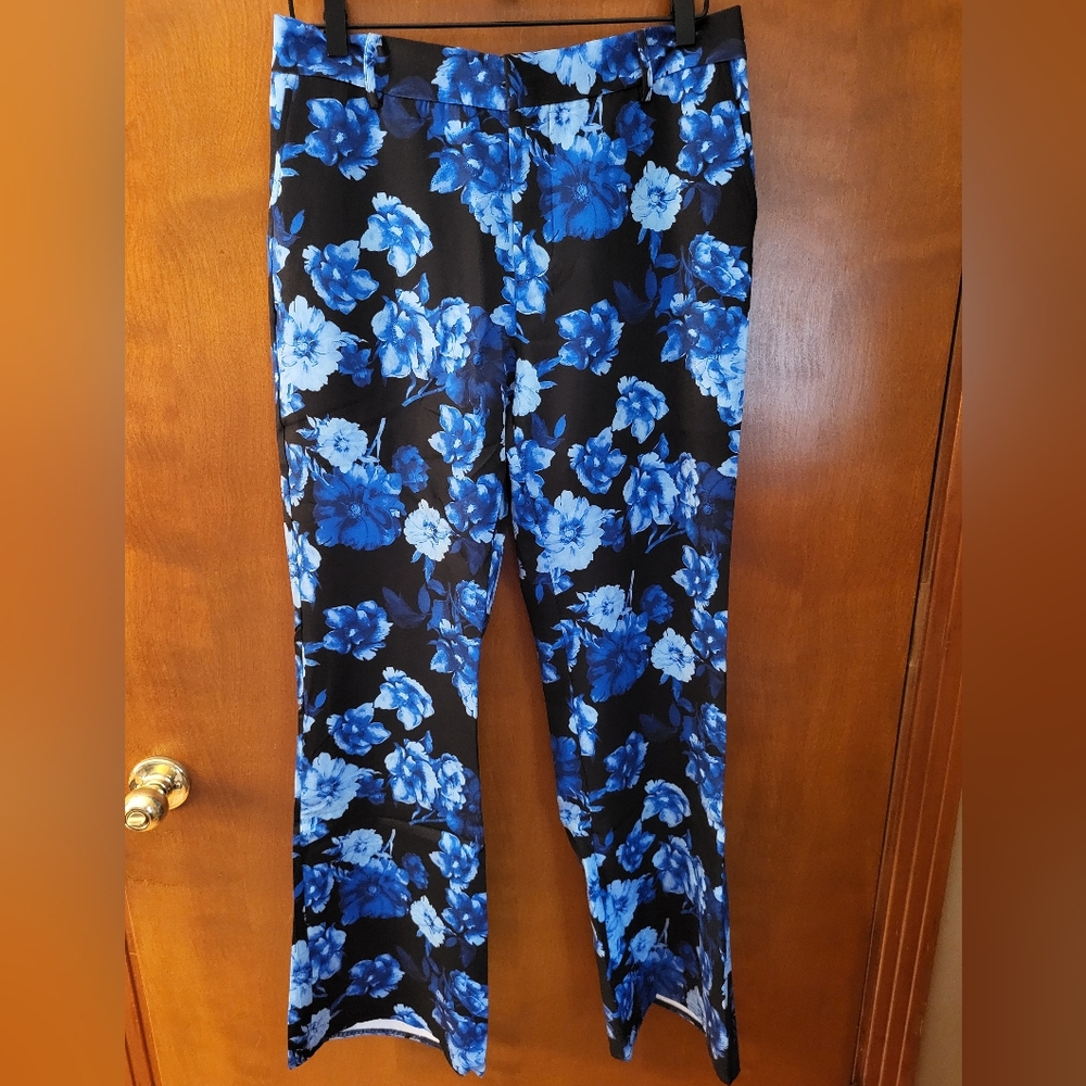 Area Stars Hannah Floral Work Pants Size Medium NWT - Navy Floral